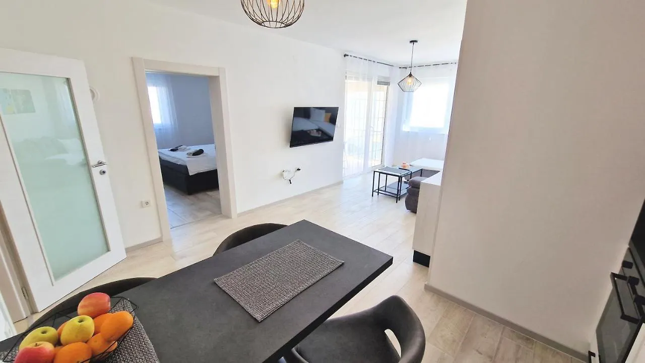 Apartment Lana 克尔克 克罗地亚